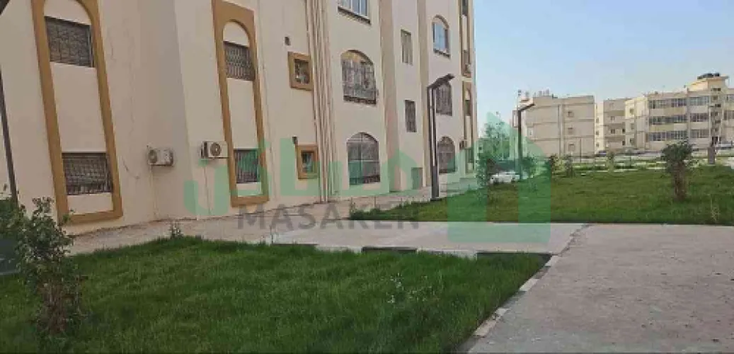 شقة للبيــــــــع في ارض لملوم