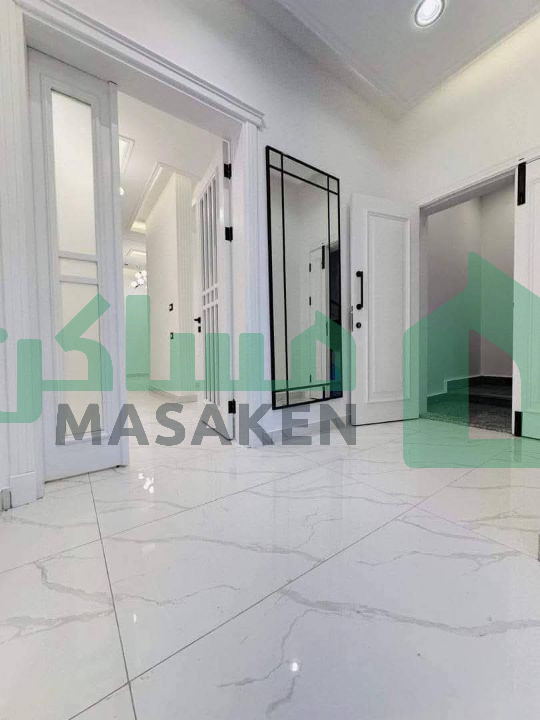 First image of the ad