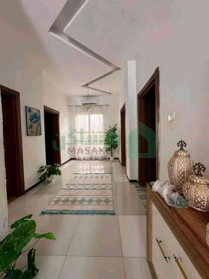 Second image of the ad