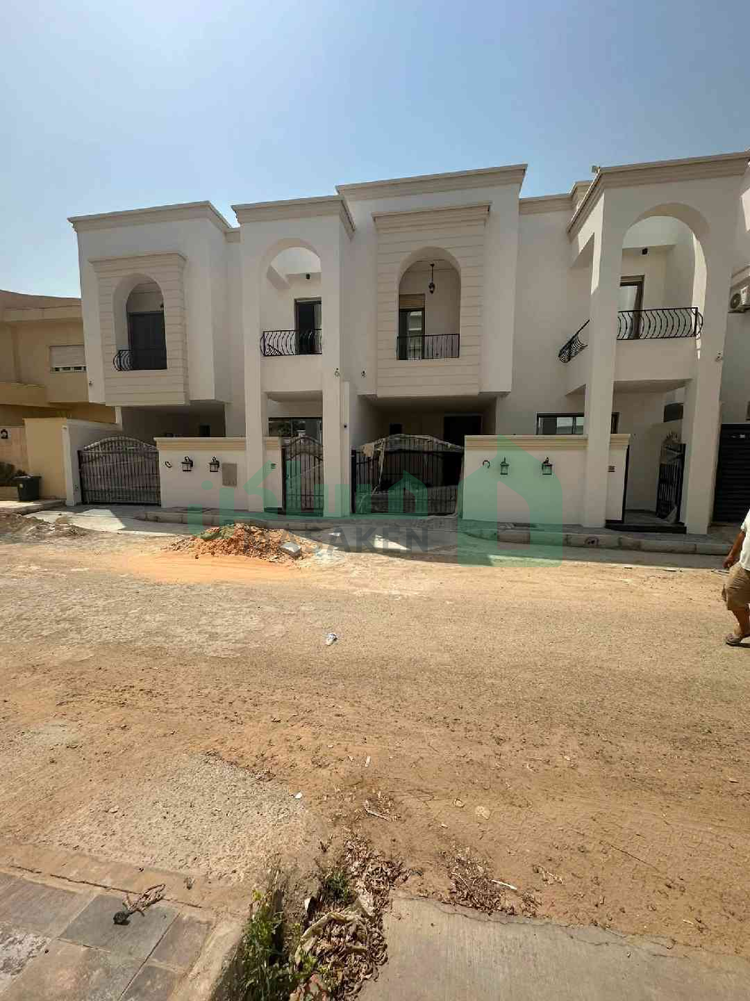 2 ڤيلات بمساحات ممتازة وتصميم فاخر جداً بناء حديث