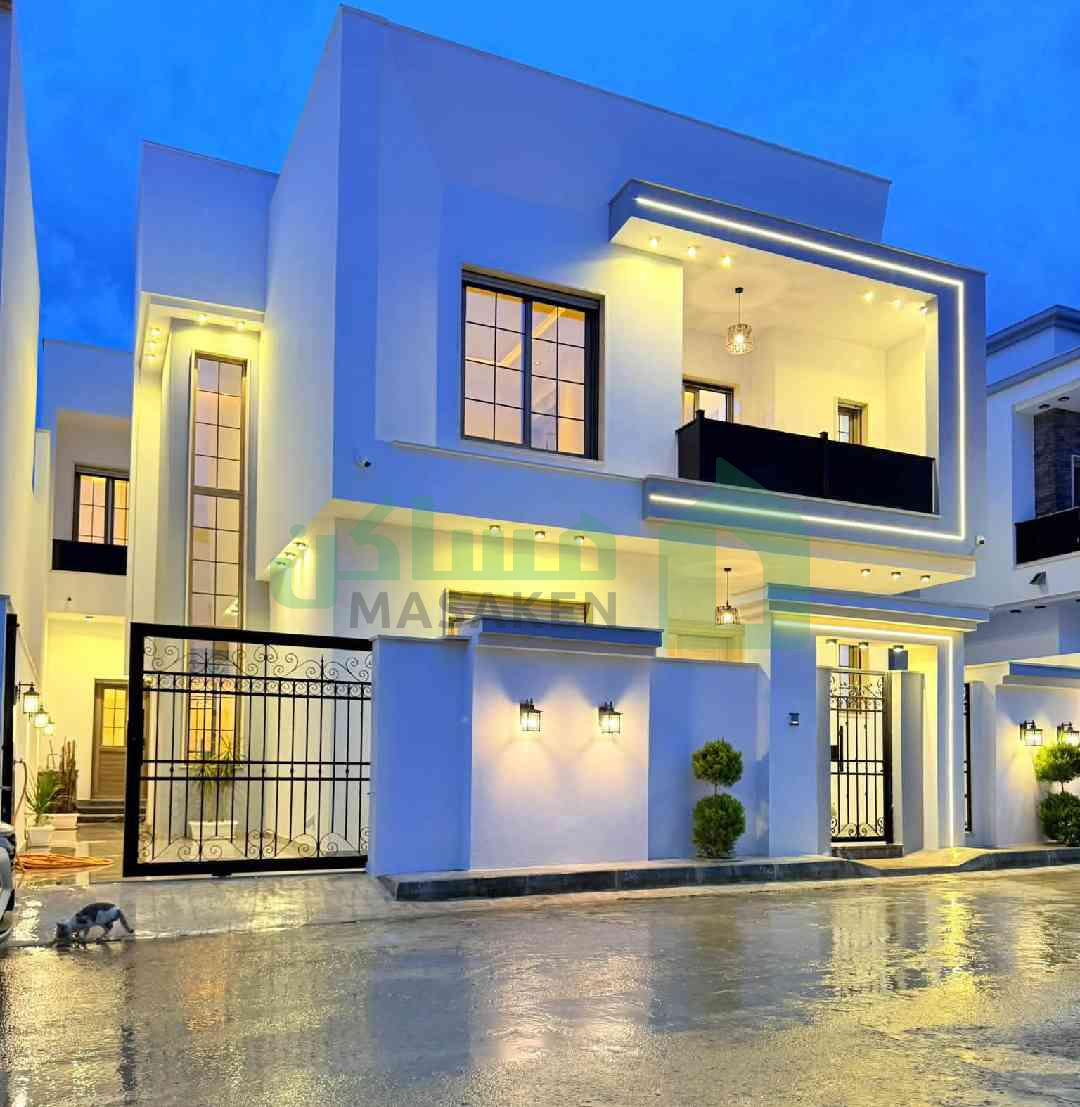 فيلا من طابقين مفصولات تكفي لي سكن 2عائلات✨