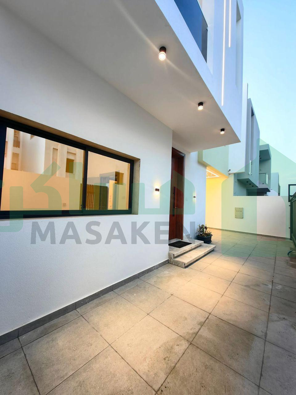 Third image of the ad