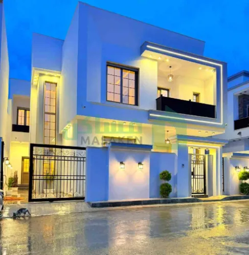 فيلا من طابقين مفصولات تكفي لي سكن 2عائلات✨