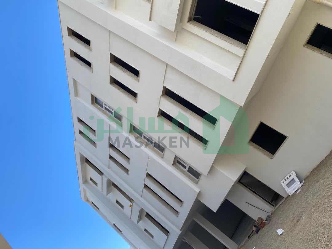 شقة نصف تشطيب للبيع