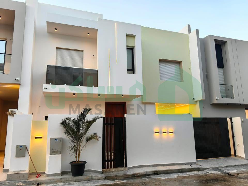 First image of the ad