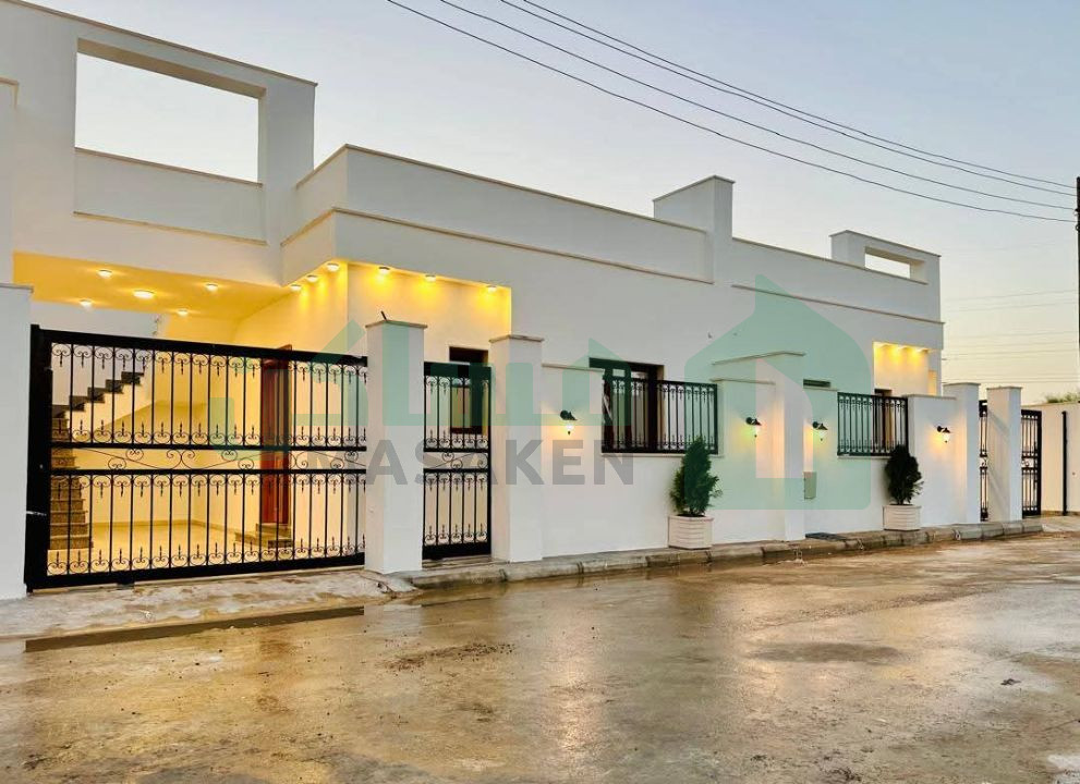 First image of the ad