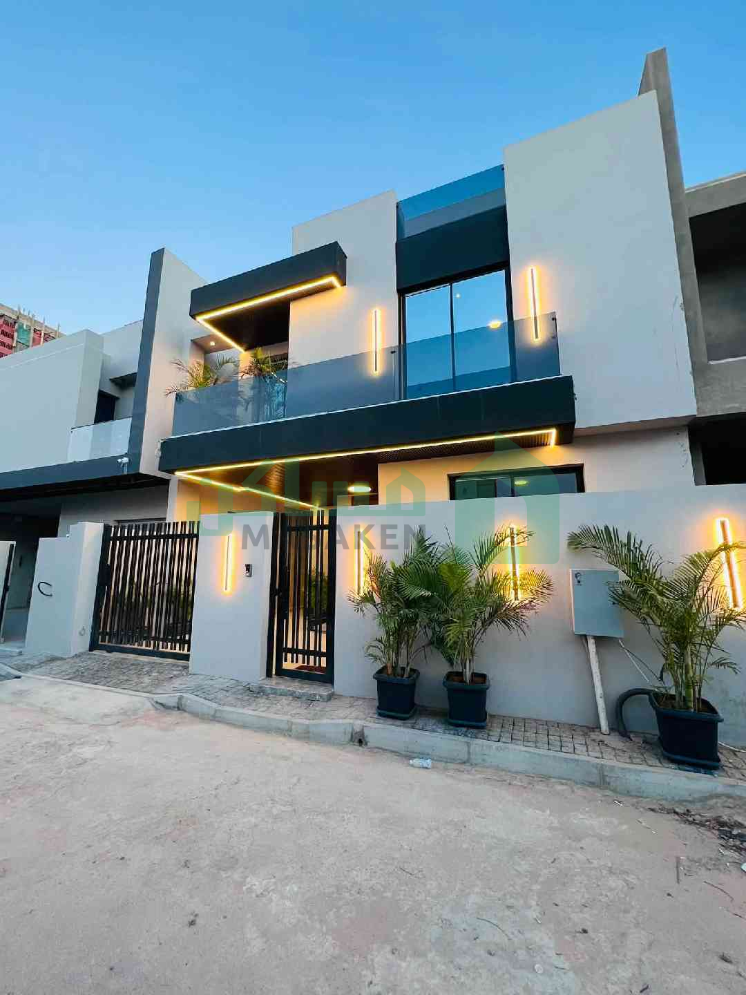 فيلا دورين وملحق دبل هاي بتصميم عصري  _ السراج