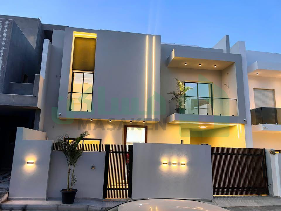 First image of the ad