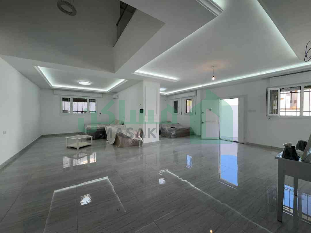 🏡 فيلا للإيجار – السراج