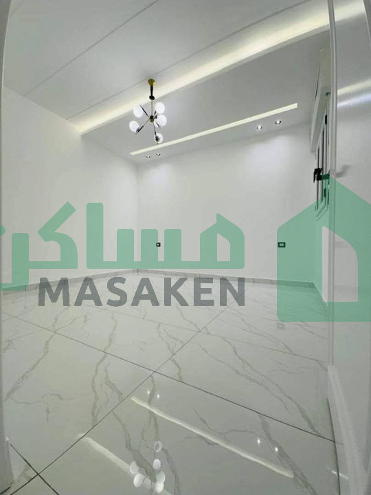 Third image of the ad