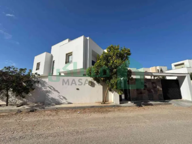 🏡 فيلا للإيجار – السراج