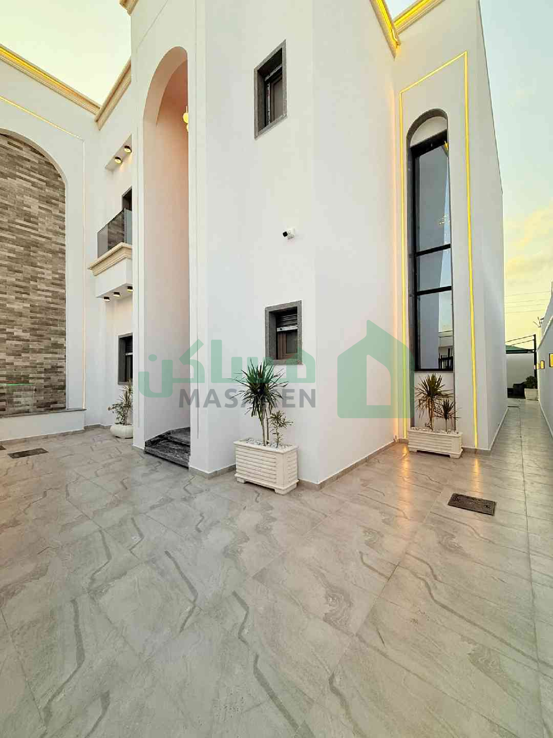 Second image of the ad