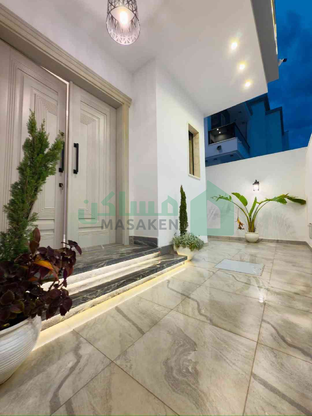 Third image of the ad
