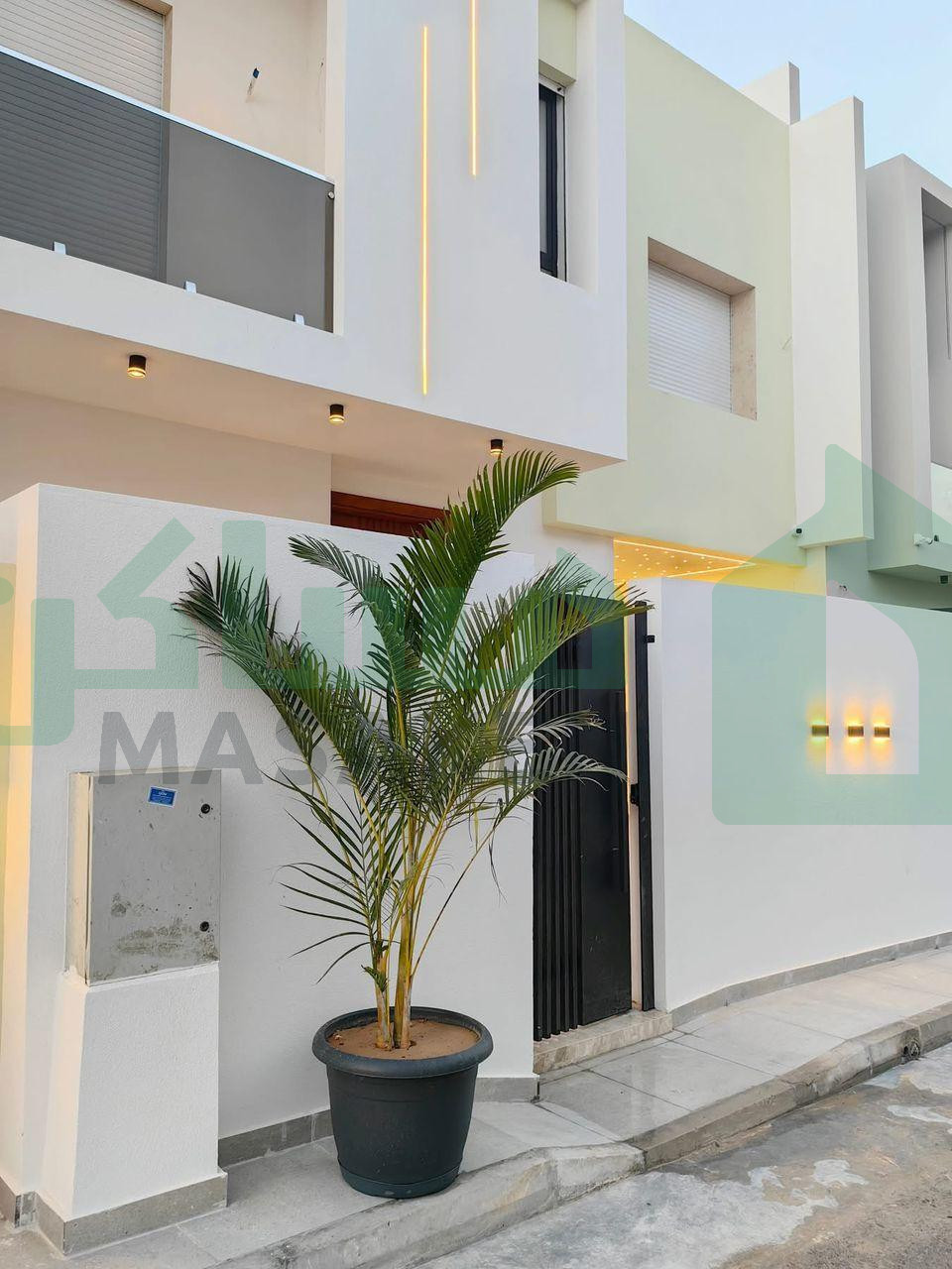 Second image of the ad